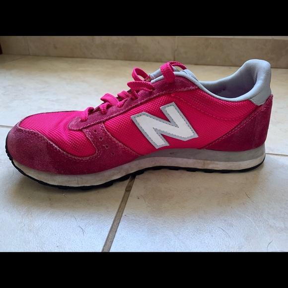 New balance women’s hot pink 311 sneakers size 8.5 - Picture 2 of 5